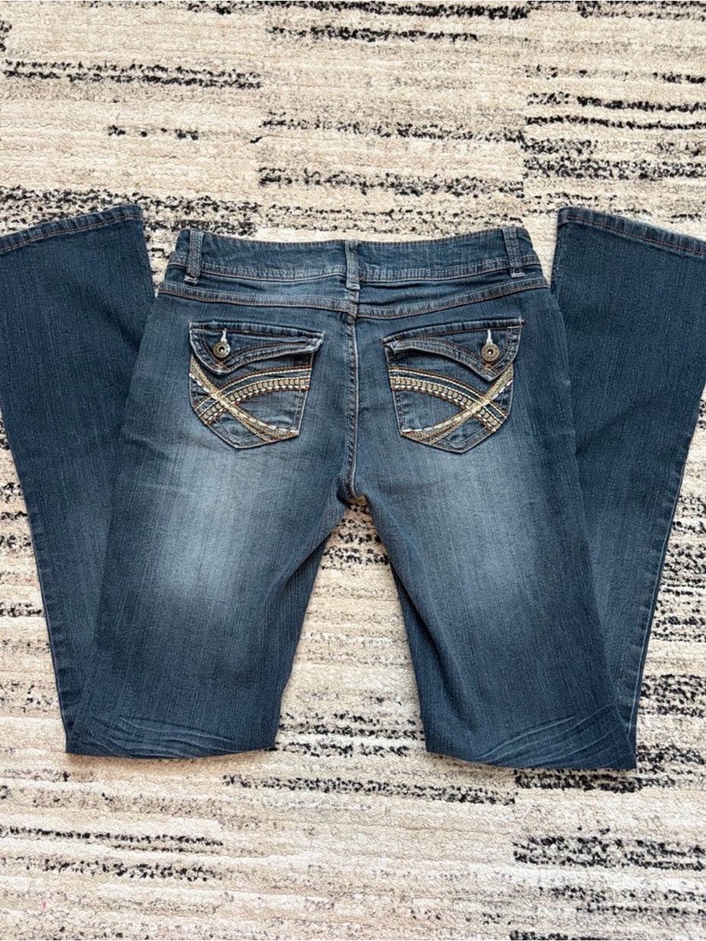 Vintage Y2K Mudd Women's Medium Blue Bootcut Jeans with Embroidered Back Pockets
